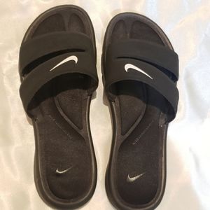 Women's Nike Slides Size 8